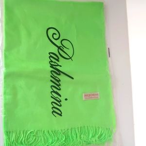 Pashmina 70% cashmere 30% Seta Lime Green New in package